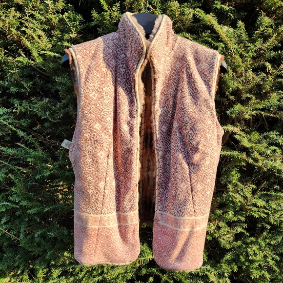 Tahari Fur Vest - Picture 4 of 8